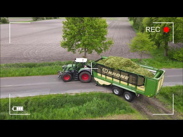 Grasernte mit den Doppelzweck-Lade- und Häckselwagen ZX 400 GD und ZX 430 GD von Krone.