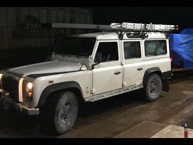 How to pop a tire bead without tools on the trail... in my Land Rover Defender  110