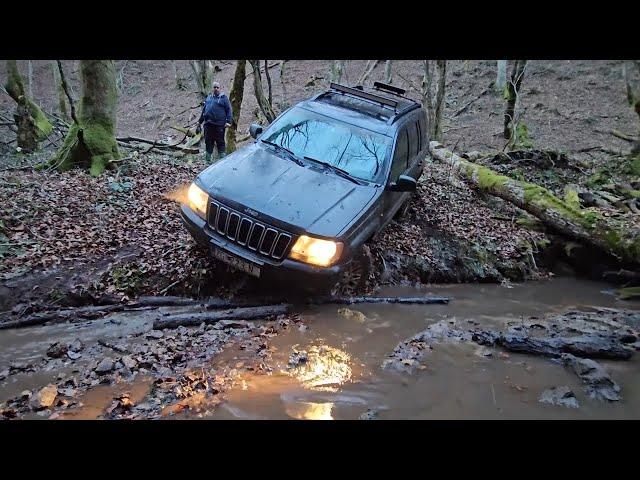 Jeep WJ 2.7 CRD, XJ 2.5 TD & Mitsubishi Pajero 3.2 - Off Road - Water Crossings, Rocks, Mud