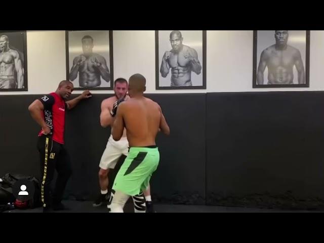 Salahdine Parnasse vs Ramzan Jembiev sparring