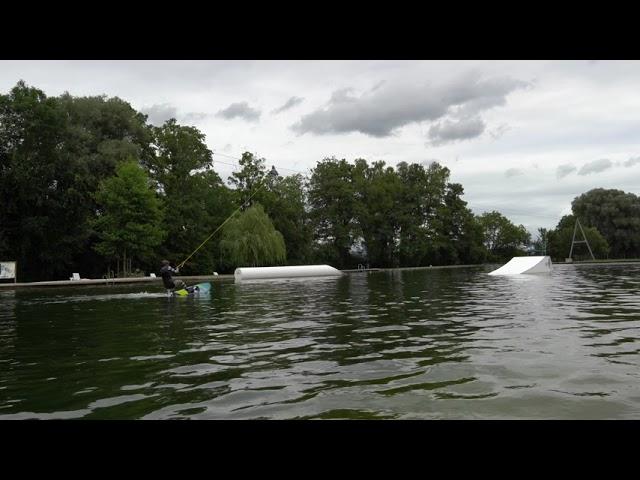 Tag 1 - WakeFoiling Fails im Lieni Park