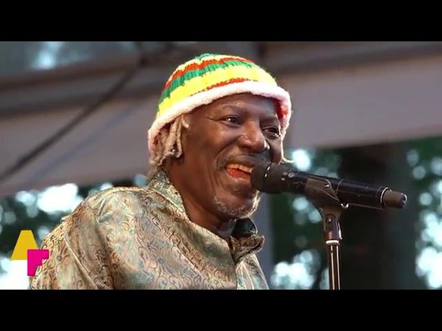 Alpha Blondy & The Solar System - Sébé Allah Yé (Live)