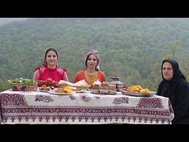 Zoolbia Bamiye! Iranian Doughnut Sweets For iftar in Ramazan Prepared at Village