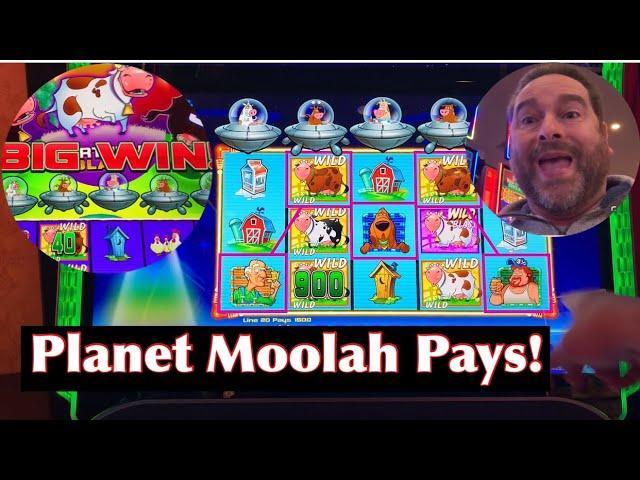 Planet Moolah Slots - Bonus Wins and Big Line Hits on Journey to Planet Moolah and Invaders Attack