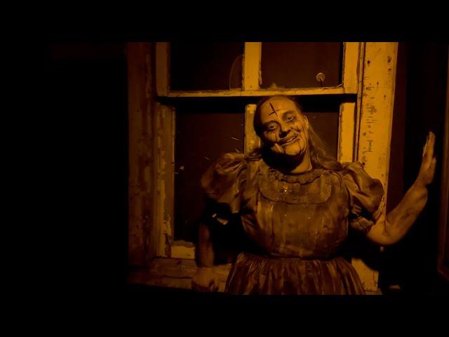 Blood Manor Walkthrough : NYC's Scariest Haunted House - Halloween 2023