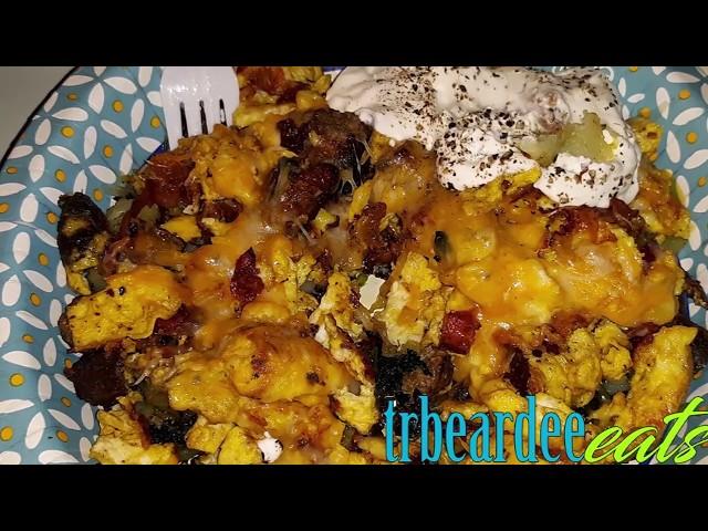 EASY and Delicious Sausage, Bacon, Egg, Spinach & Cheese Breakfast Bowls! (Cooking w/Trace)