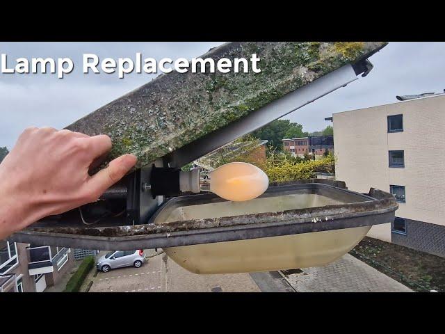 Replacing A 70W SON Lamp In A Philips SGS203 (Old Streetlight!)