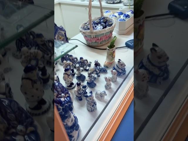 Гжельская роспись в ГУМЕ