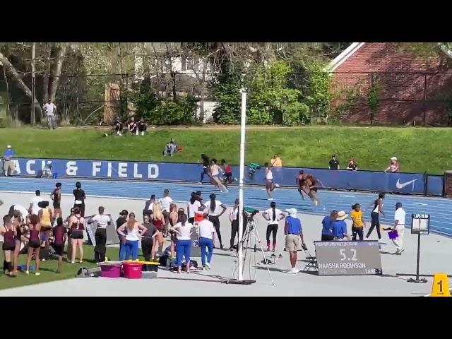 KENTUCKY INVITATIONAL : ABBY STEINER (KENTUCKY) DESTROYS THE FIELD 200M