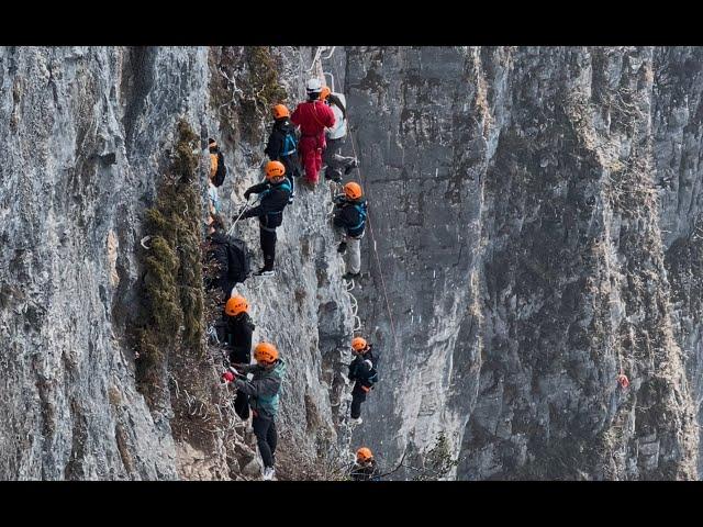 Rappel in the Seven star mountain, Zhangjiajie, China