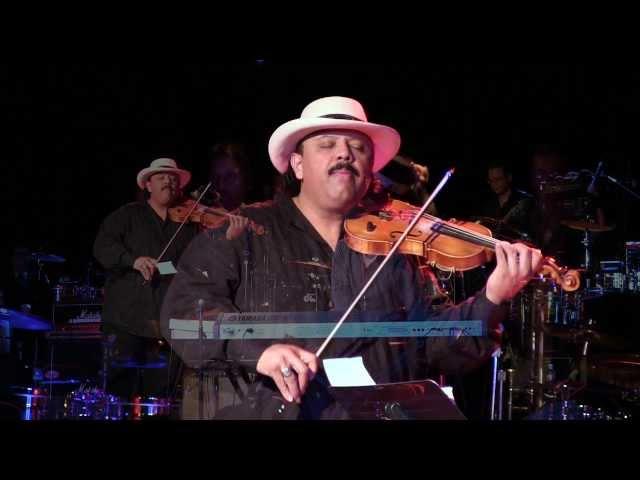 Carlos Reyes Grammy Winner Performs with The Voices Of Latin Rock