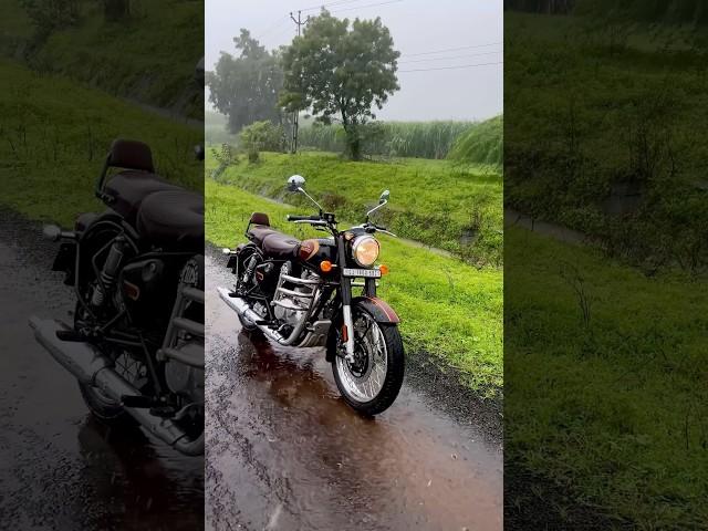 Classic Reborn 350 in Full Rain #classic350reborn #automobile #royalenfield #r15v4modified #monsoon