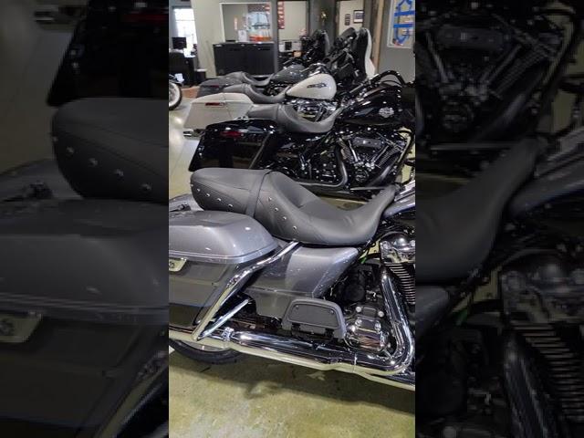 2022 Harley-Davidson  Road King Standard  Gray & Black