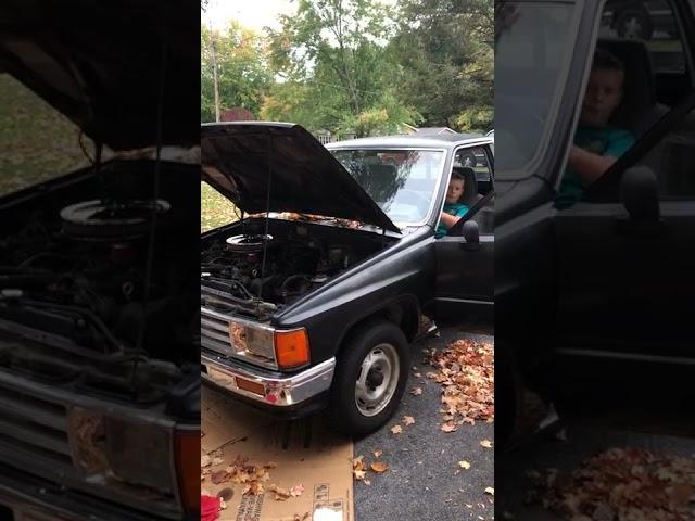 1988 TOYOTA 22R Start up and Idle