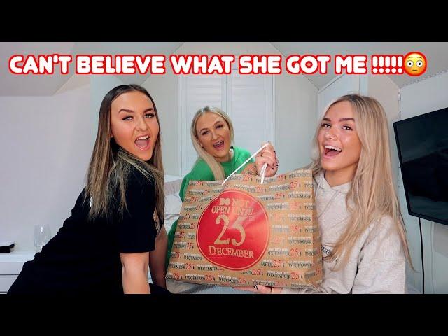 HUGE £100 budget GIFT SWAP  with my BEST FRIENDS !!