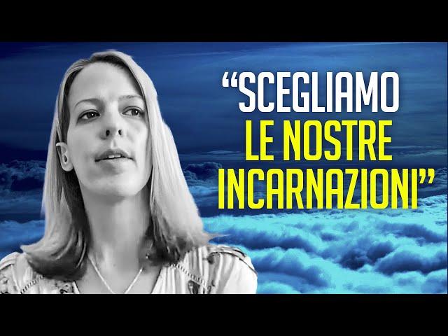 Muore per ischemia cerebrale; le vengono mostrate le vite passate durante un'esperienza di pre-morte