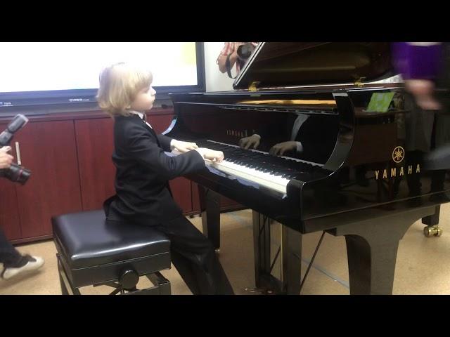 Elisey Mysin, wonder child. Beethoven, Sonata No.20 (I) Елисей Мысин, Бетховен, Соната № 20 (ч.I)