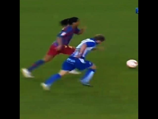 الساحر البرازيلي#ronaldinho#skills #football #foryou #manutd