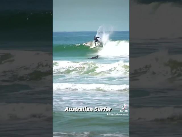 Australian surfer vs. Balkanian surfer