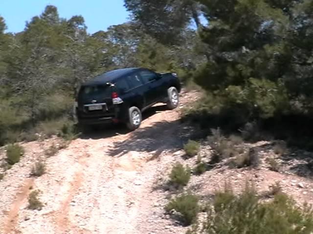 TOYOTA LAND CRUISER 150 TRACCION EXCELENTE EN TERRENO SUELTO