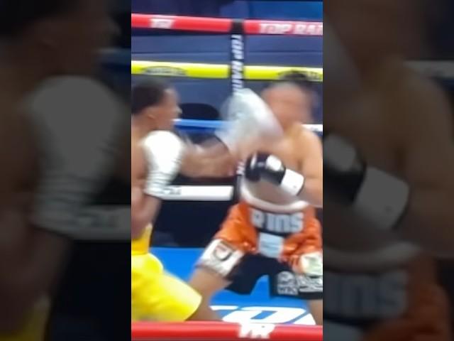 UpCloseSloMo! Abdullah Mason counters with beautiful left vs Carlos Ornelas! #boxing #boxeo