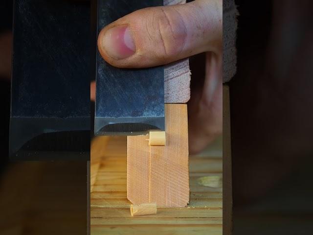 Like The Crunch? #shorts #woodwork #asmrsounds #oddlysatisfying #satisfying #chisel #sharp