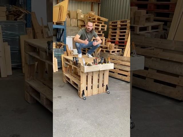 DIY workbench with 4 pallets ! #woodworking #diy #workbench