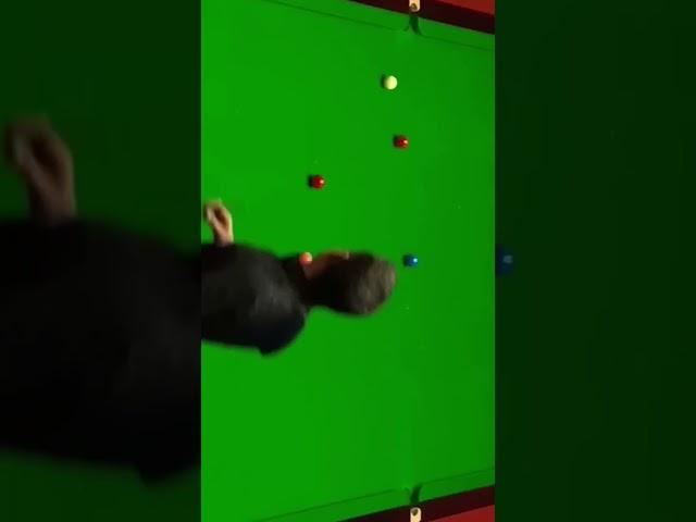 Another great positional shot by the  Ronnie O'Sullivan #ronnieosullivan #juddtrump