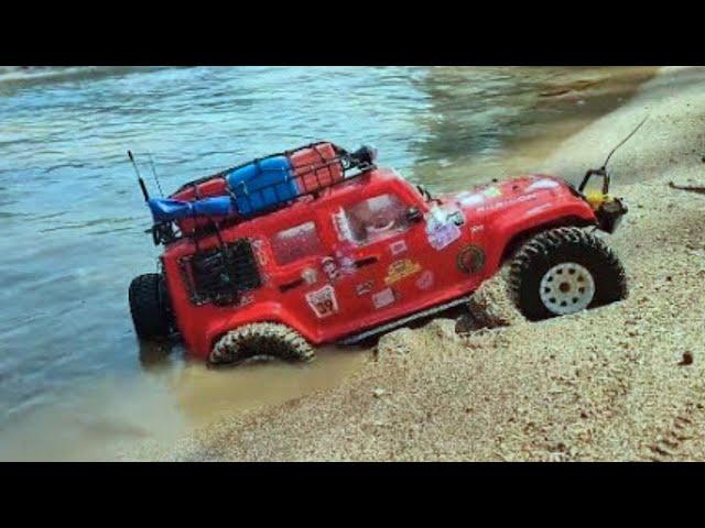 Rc car rubicon mudding in water ,rc crawler 13