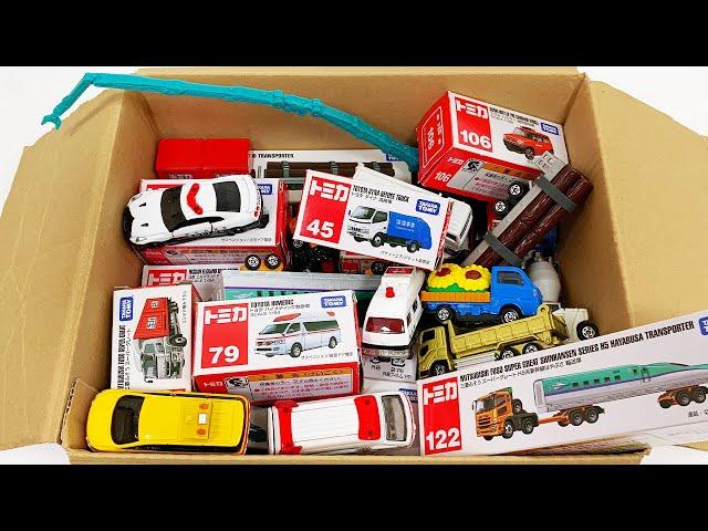 【トミカ】はたらくくるま ミニカーを箱に楽しく収納 Enjoy storing Tomica minicars in the box.