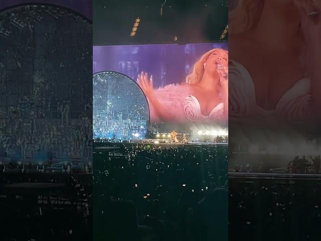 Iconic Concert Vibes