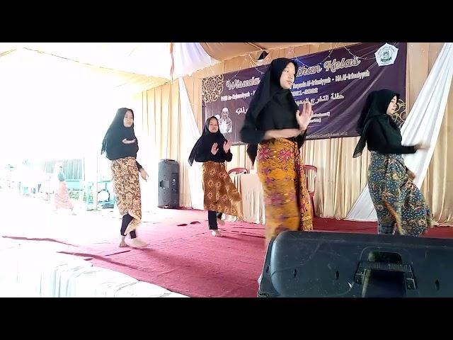 LAthi dance in Yayasan Al-irfaniyyah Cisaat