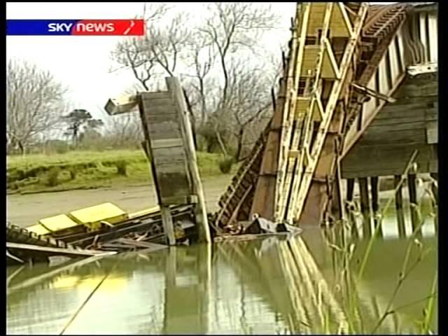 Nuhaka Railway Bridge Collaspe On Napier Gisborne Rail Line (New Zealand) 2005