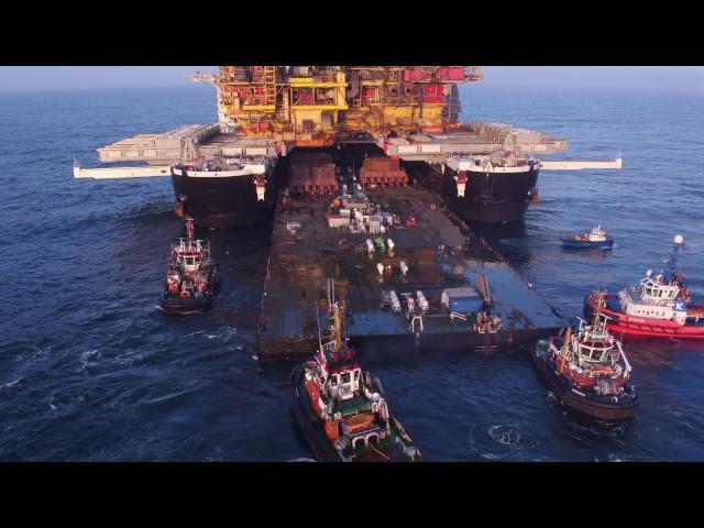 Pioneering Spirit removing the Brent Delta topsides HD