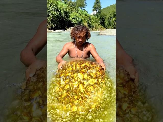 Discovery of gold metal !! we found in the river clear water #goldhunter #goldmetalalloy #gold