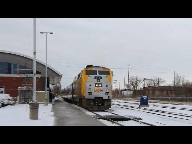 Snow + Horn Salute | VIA 71 arriving at Windsor Station!