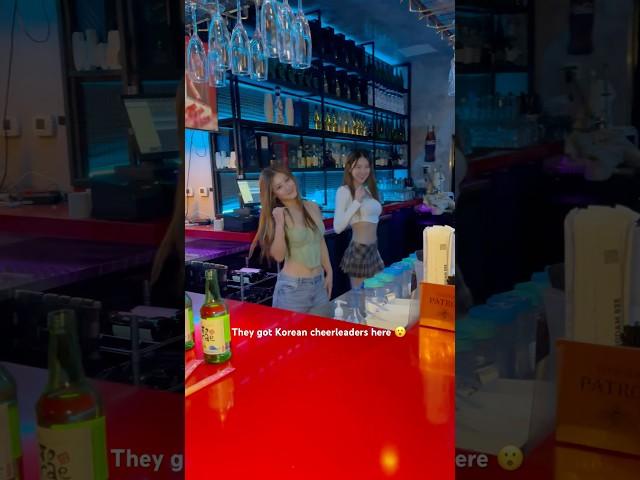They got Korean cheerleaders here  @Joinwhazel #jellyiv #goraesoju #koreatown #soju #cocktail