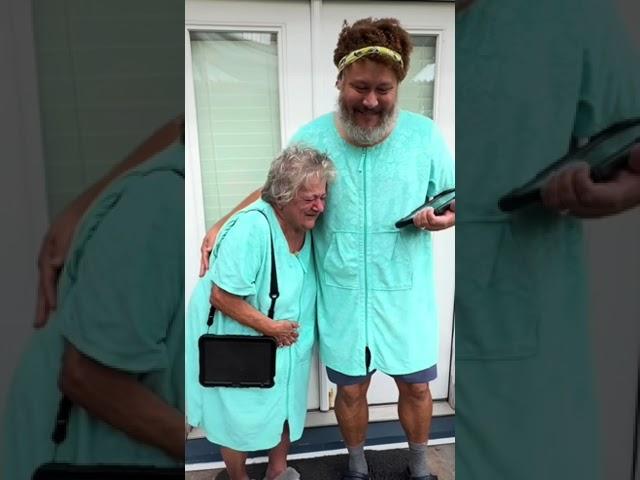 Such a funny wholesome video I just had to repost #badgranny #85yearsyoung #granny #twinning #demure