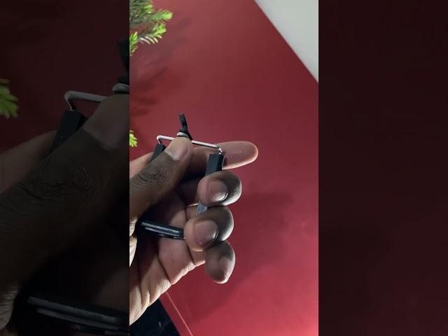 CHEAP BUT GOOD PHONE-HOLDER FOR BEGINNERS