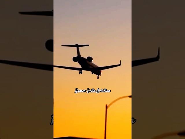 Sunset SkyWest CRJ-700 Arrival | Los Angeles - LAX | #airport #bombardier #crj700 #landing #sunset