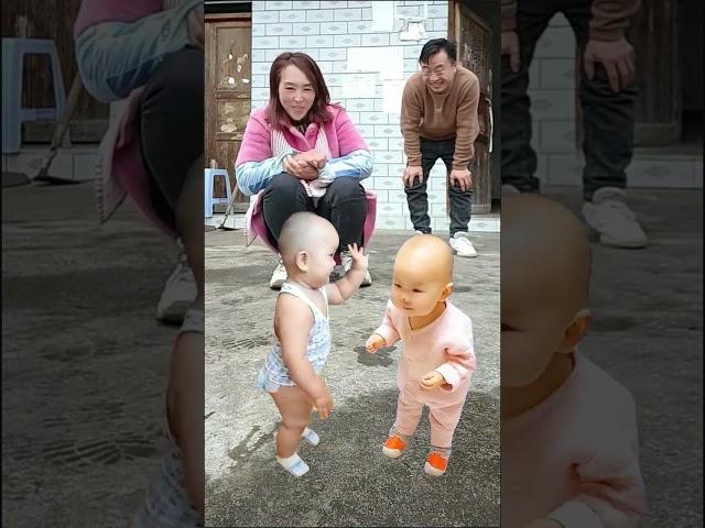 Baby dancing videos, two little babies dance well