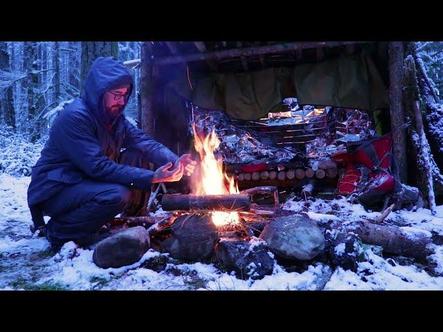 Free Standing Natural Bushcraft Shelter Overnighter