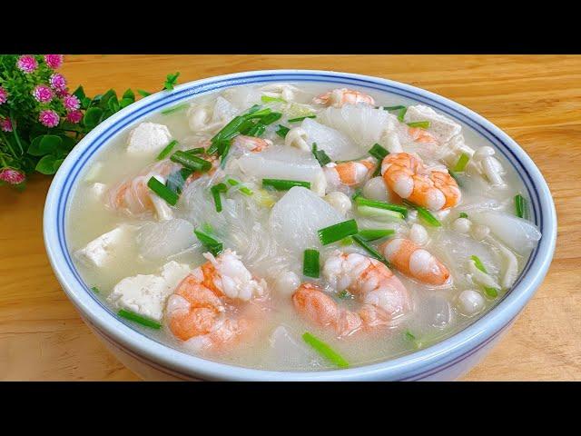 Warm Radish Soup for Winter : Delicious and Nutritious冬に飲む大根スープ：美味しくて栄養満点겨울에 마시는 무국: 맛있고 영양가 가득해요