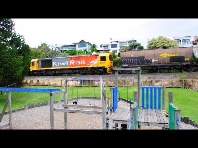 KiwiRail DL class Locomotives at Kulim Park, Tauranga