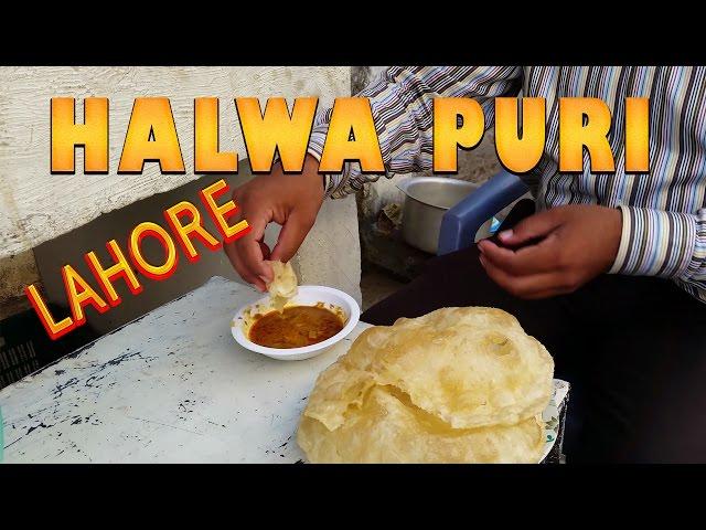 HALWA PURI in LAHORE - Traditional Pakistani Breakfast