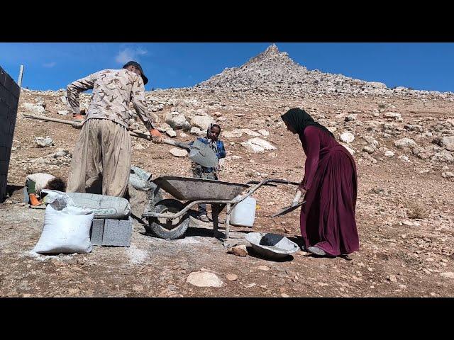 The help of master builder and shopkeeper to build the dream house of Afsane and her daughters