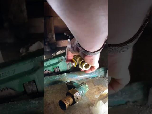 Replacing a leaky gate valve with a new ball valve. #HandsomeOrHandy #HomeMaintenance