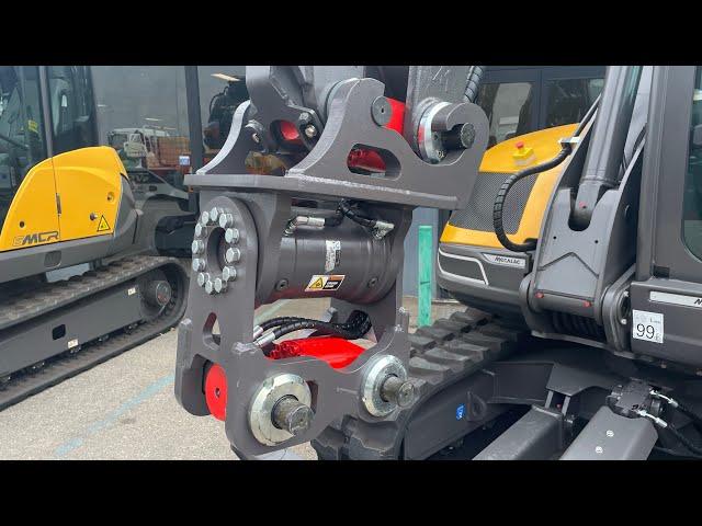 Mecalac MCR Detachable Tilt Hitch with Stucchi Multi-Coupler