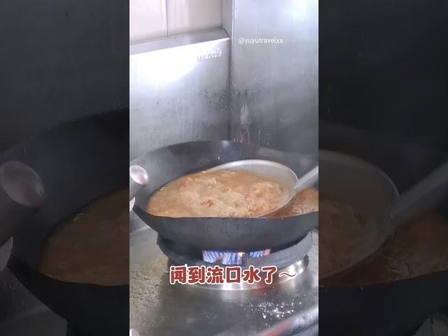 【 𝘼𝙝 𝘽𝙤𝙮 𝘼𝙨𝙖𝙢 𝙁𝙞𝙨𝙝 】 这里的Asam鱼和咕噜肉，吃了包你一定再回来 这一家只有本地马六甲人才知道的美食 位于马六甲Batu Berendam Pasar Borong17号档口