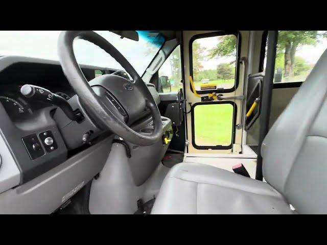 2014 FORD E-350 SUPERDUTY W/ WHEELCHAIR LIFT E-SERIES LOT#  1108 SEPT 2024 AUCTION